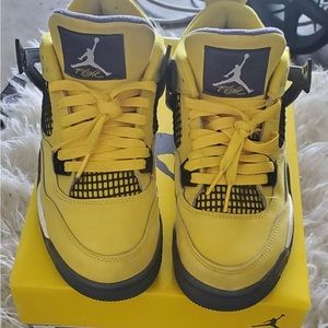 Jordan 4 Retro lighting size 5.5